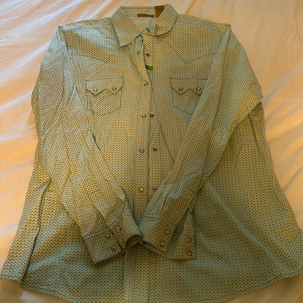 Women’s Pearl snap